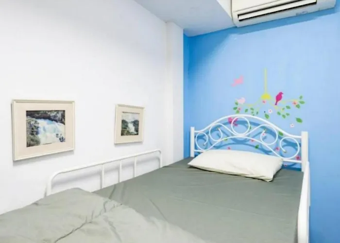 1137 Hostel *