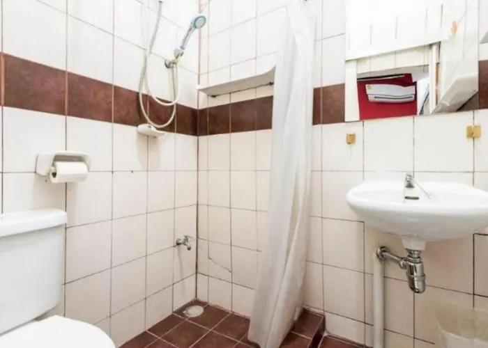 Hostel 1137 *