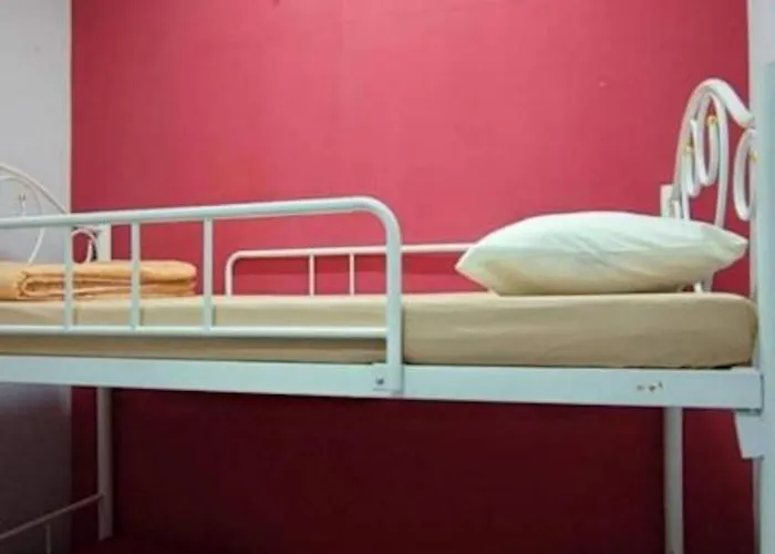 Hostel 1137 *