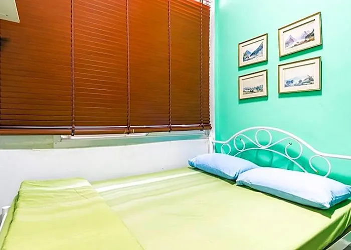1137 Hostel *